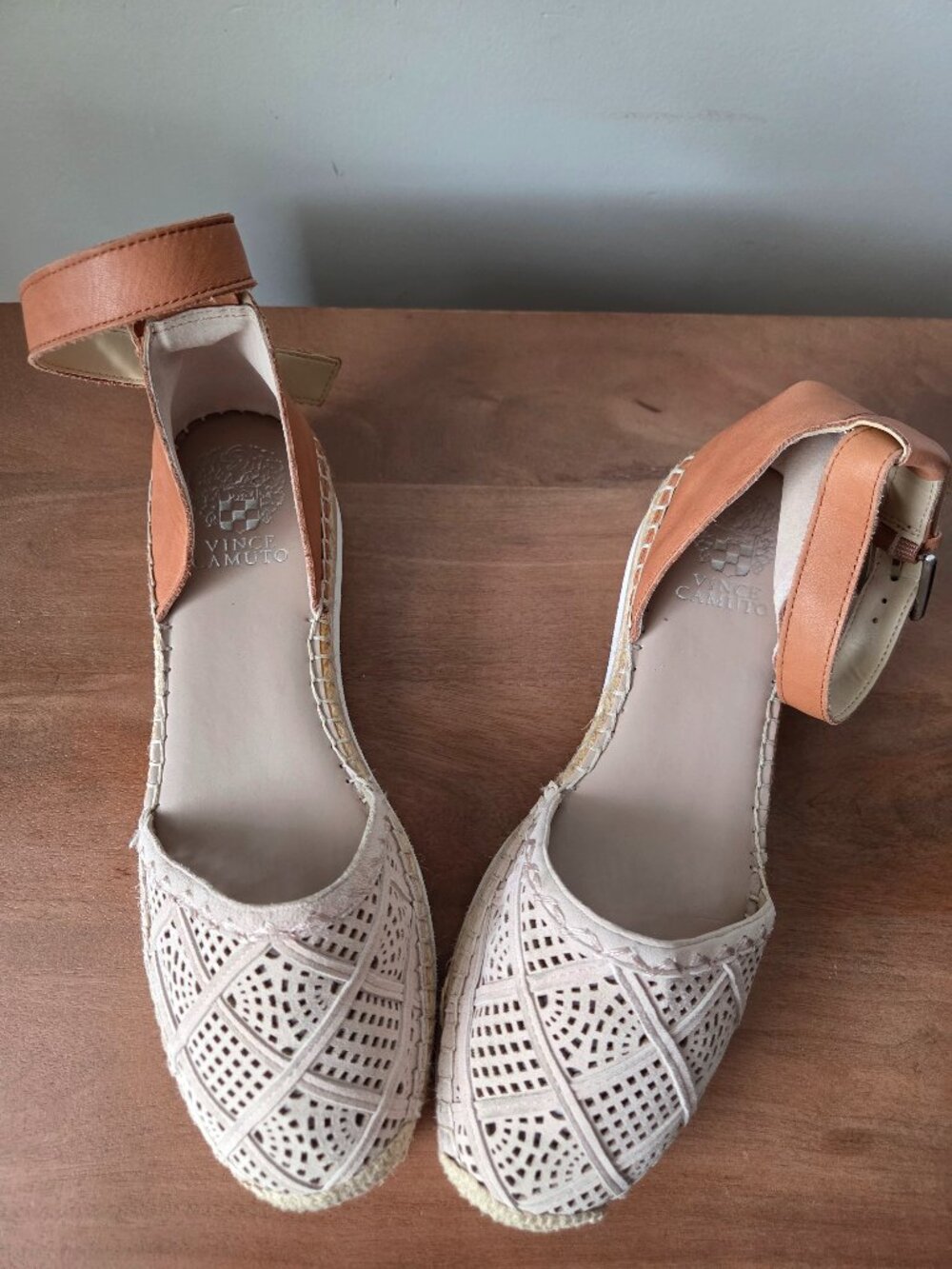 NEVER WORN VINCE CAMUTO BRAFINA GENUINE LEATHER UPPER ESPADRILLE SANDALS SZ 9M - Picture 4 of 14